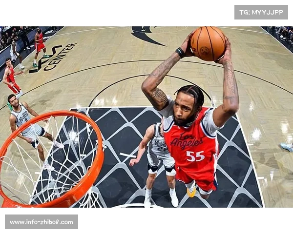 十二六肘击规则合法满周年 琼斯昔日被判犯规再引热议 十二六肘击规则合法满周年 琼斯昔日被判犯规再引热议